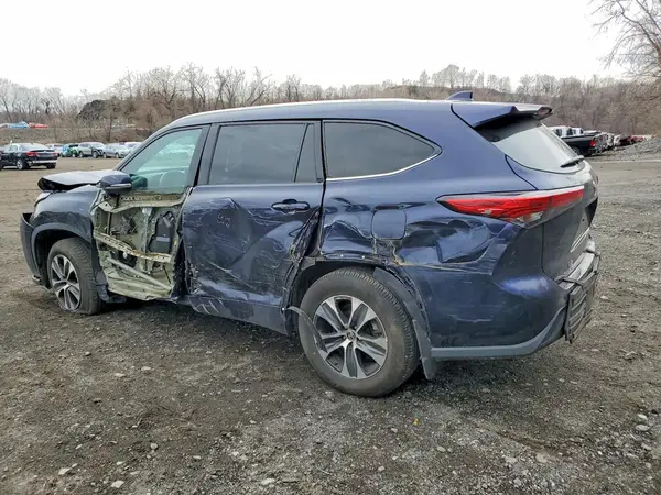 5TDGZRBH9LS008109 2020 TOYOTA HIGHLANDER - Image 2