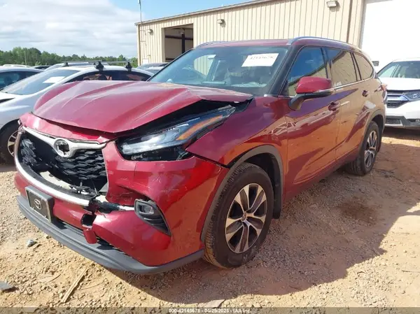 5TDGZRBH9LS011673 2020 TOYOTA HIGHLANDER - Image 2