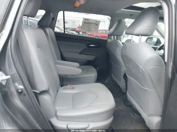 5TDGZRBH9LS015870 2020 TOYOTA HIGHLANDER - Image 8
