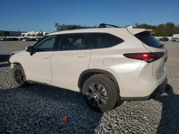 5TDGZRBH9LS019465 2020 TOYOTA HIGHLANDER - Image 2