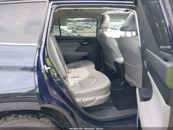 5TDGZRBH9LS055057 2020 TOYOTA HIGHLANDER - Image 8