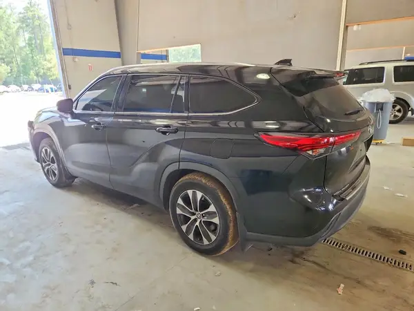 5TDGZRBH9LS507248 2020 TOYOTA HIGHLANDER - Image 2