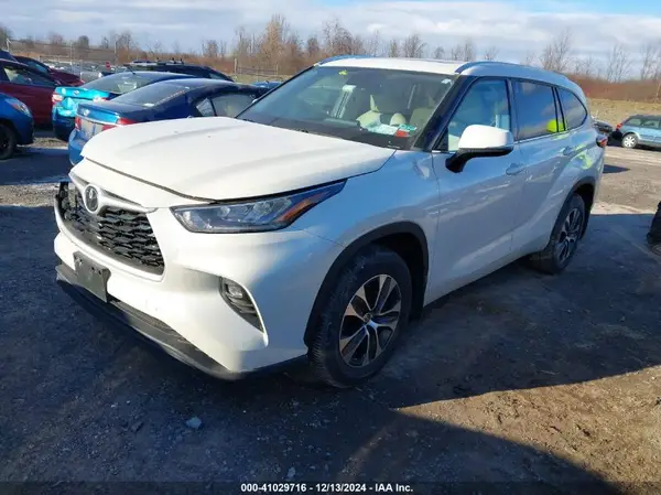 5TDGZRBH9LS508688 2020 TOYOTA HIGHLANDER - Image 2