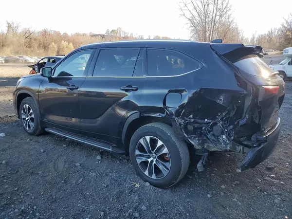 5TDGZRBH9LS509968 2020 TOYOTA HIGHLANDER - Image 2