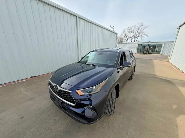 5TDGZRBH9MS059899 2021 TOYOTA HIGHLANDER - Image 2