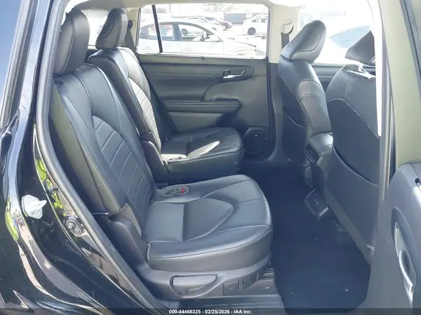 5TDGZRBH9MS089470 2021 TOYOTA HIGHLANDER - Image 8