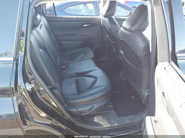 5TDGZRBH9MS091090 2021 TOYOTA HIGHLANDER - Image 8