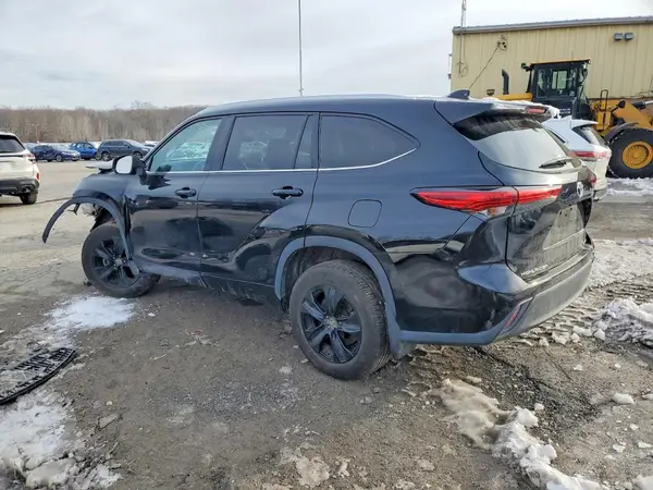 5TDGZRBH9MS110561 2021 TOYOTA HIGHLANDER - Image 2