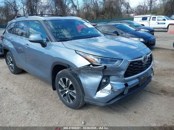 5TDGZRBH9MS120944 2021 TOYOTA HIGHLANDER - Image 1