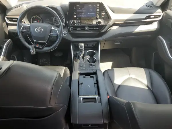 5TDGZRBH9MS122161 2021 TOYOTA HIGHLANDER - Image 8