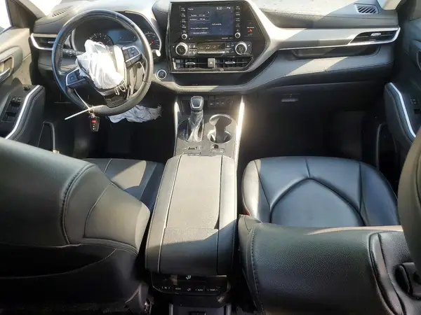 5TDGZRBH9MS132950 2021 TOYOTA HIGHLANDER - Image 8