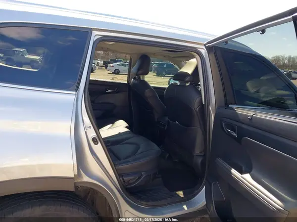 5TDGZRBH9MS145620 2021 TOYOTA HIGHLANDER - Image 8