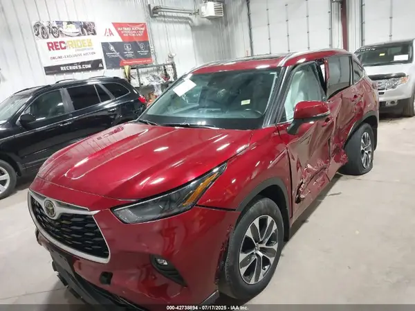5TDGZRBH9MS537061 2021 TOYOTA HIGHLANDER - Image 2