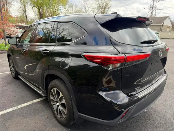 5TDGZRBH9MS557679 2021 TOYOTA HIGHLANDER - Image 2