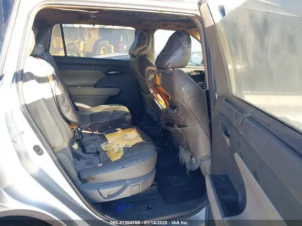5TDGZRBH9MS557777 2021 TOYOTA HIGHLANDER - Image 8