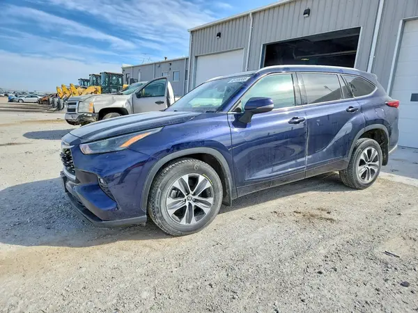 5TDGZRBH9NS163990 2022 TOYOTA HIGHLANDER - Image 1