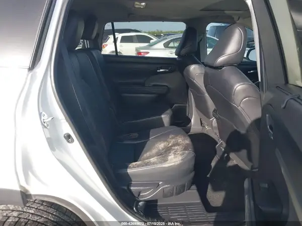 5TDGZRBH9NS164329 2022 TOYOTA HIGHLANDER - Image 8