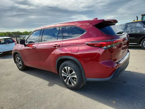 5TDGZRBH9NS181258 2022 TOYOTA HIGHLANDER - Image 2
