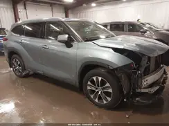 5TDGZRBH9NS196973 2022 TOYOTA HIGHLANDER