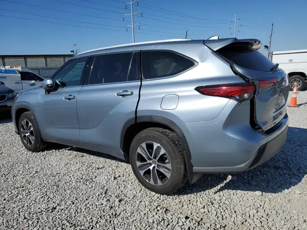 5TDGZRBH9NS203047 2022 TOYOTA HIGHLANDER - Image 2