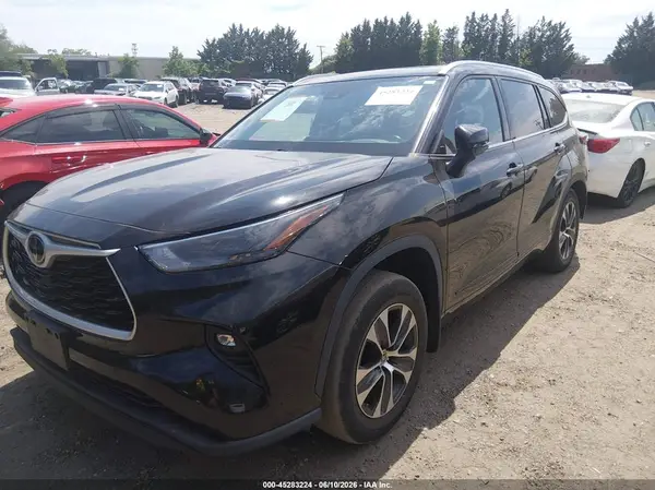 5TDGZRBH9NS227056 2022 TOYOTA HIGHLANDER - Image 2