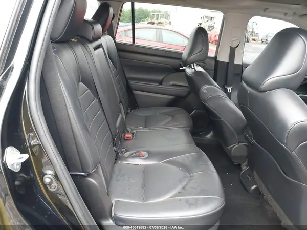 5TDGZRBH9NS234654 2022 TOYOTA HIGHLANDER - Image 8