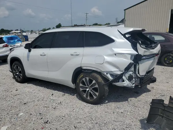 5TDGZRBH9NS236517 2022 TOYOTA HIGHLANDER - Image 2