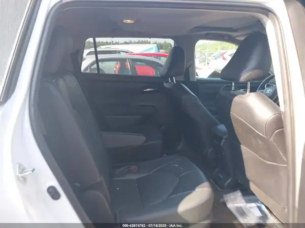 5TDGZRBH9NS237845 2022 TOYOTA HIGHLANDER - Image 8