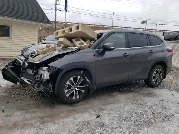 5TDGZRBH9NS245508 2022 TOYOTA HIGHLANDER - Image 1
