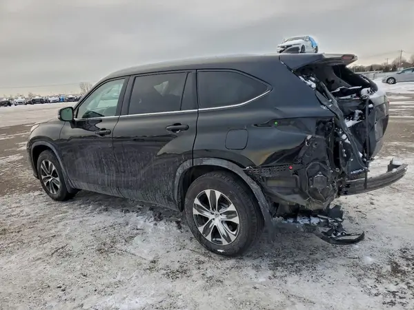 5TDGZRBH9NS563516 2022 TOYOTA HIGHLANDER - Image 2