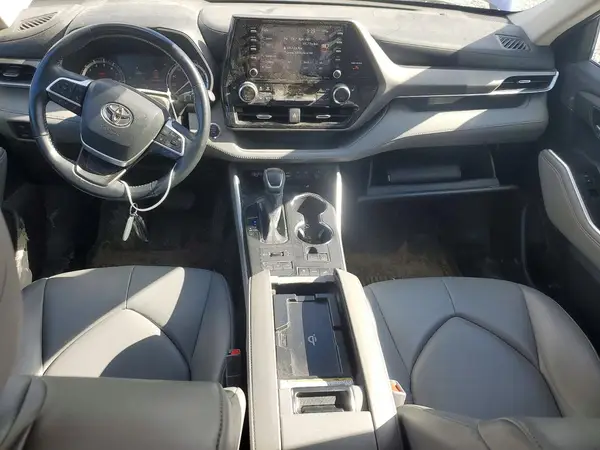 5TDGZRBH9NS573012 2022 TOYOTA HIGHLANDER - Image 8
