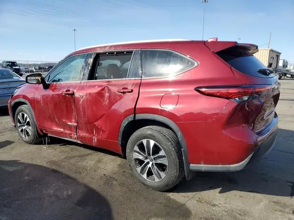 5TDGZRBH9NS573513 2022 TOYOTA HIGHLANDER - Image 2