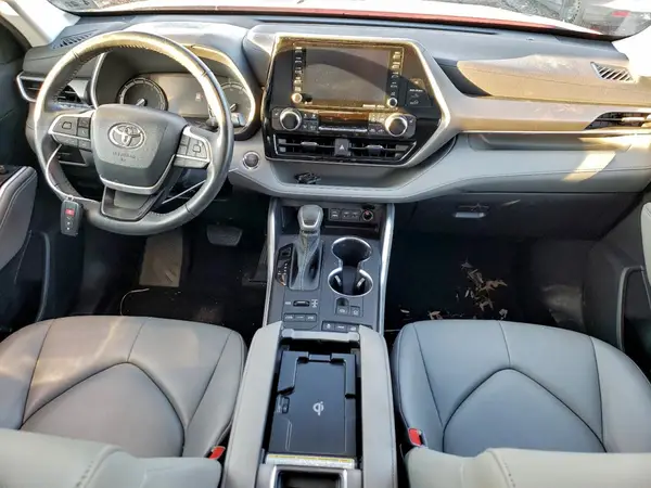 5TDGZRBH9NS576573 2022 TOYOTA HIGHLANDER - Image 8