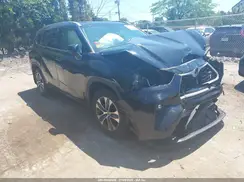5TDGZRBH9NS578260 2022 TOYOTA HIGHLANDER