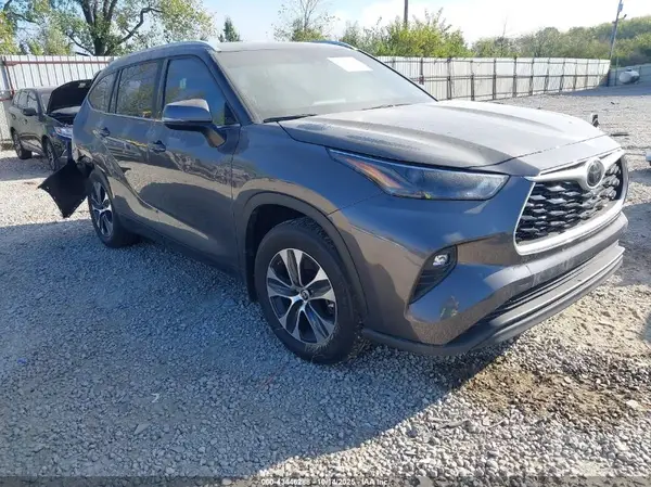 5TDGZRBH9NS581515 2022 TOYOTA HIGHLANDER - Image 1
