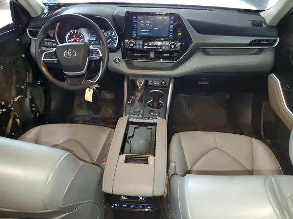 5TDGZRBH9NS589212 2022 TOYOTA HIGHLANDER - Image 8