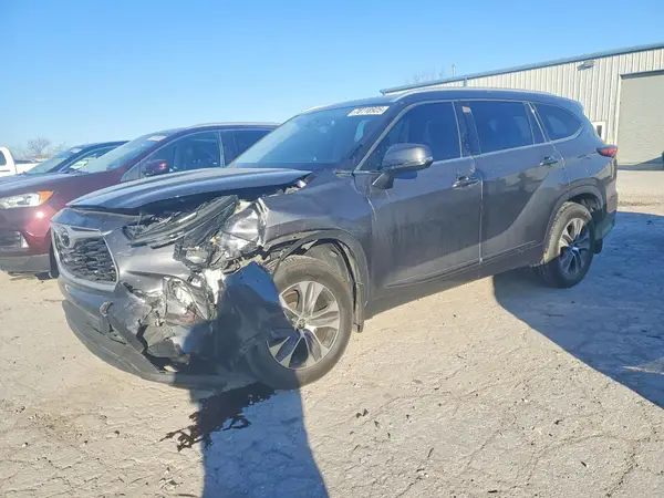 5TDGZRBH9NS591185 2022 TOYOTA HIGHLANDER - Image 1