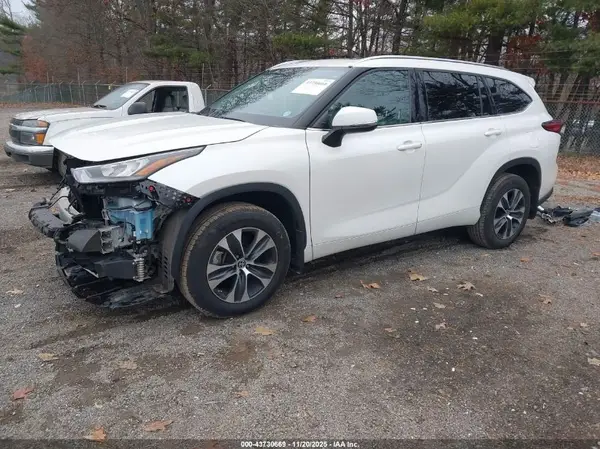5TDGZRBHXLS002402 2020 TOYOTA HIGHLANDER - Image 2