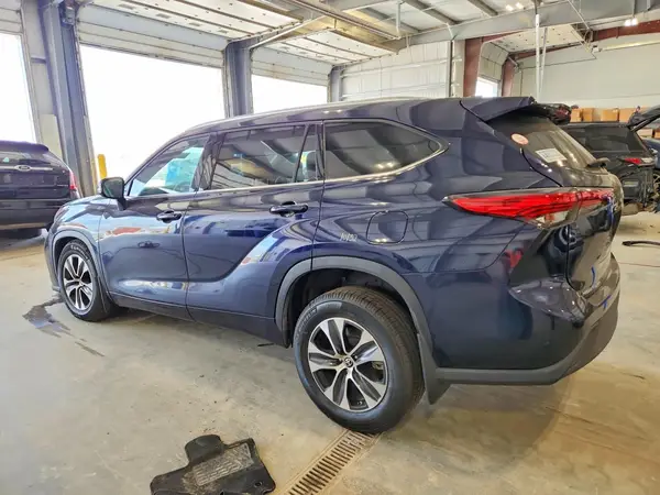 5TDGZRBHXLS004523 2020 TOYOTA HIGHLANDER - Image 2
