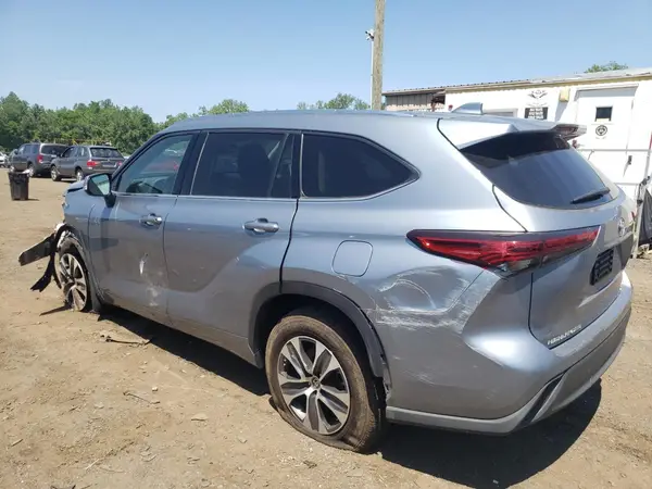 5TDGZRBHXLS013769 2020 TOYOTA HIGHLANDER - Image 2