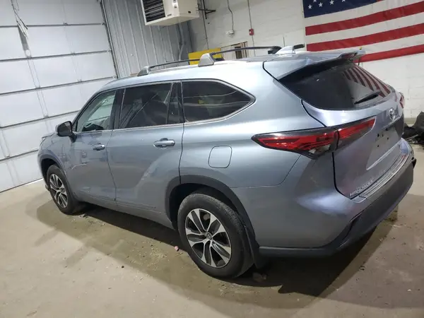 5TDGZRBHXLS014498 2020 TOYOTA HIGHLANDER - Image 2