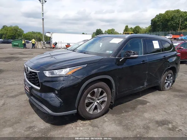 5TDGZRBHXLS509784 2020 TOYOTA HIGHLANDER - Image 2