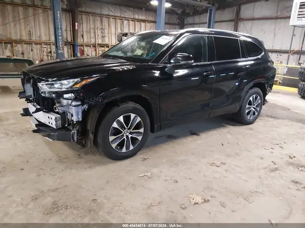 5TDGZRBHXLS518162 2020 TOYOTA HIGHLANDER - Image 2