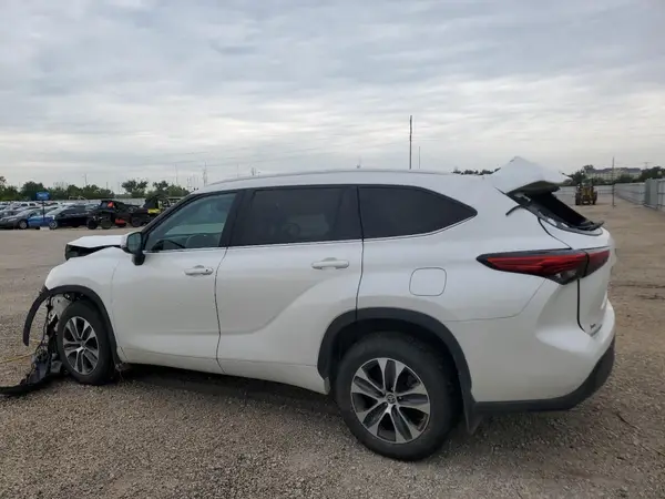 5TDGZRBHXLS521353 2020 TOYOTA HIGHLANDER - Image 2