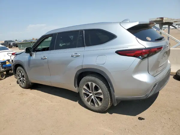 5TDGZRBHXLS521644 2020 TOYOTA HIGHLANDER - Image 2