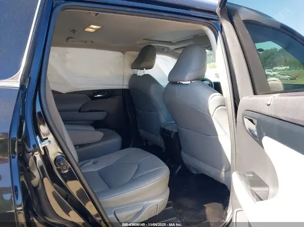 5TDGZRBHXMS069910 2021 TOYOTA HIGHLANDER - Image 8