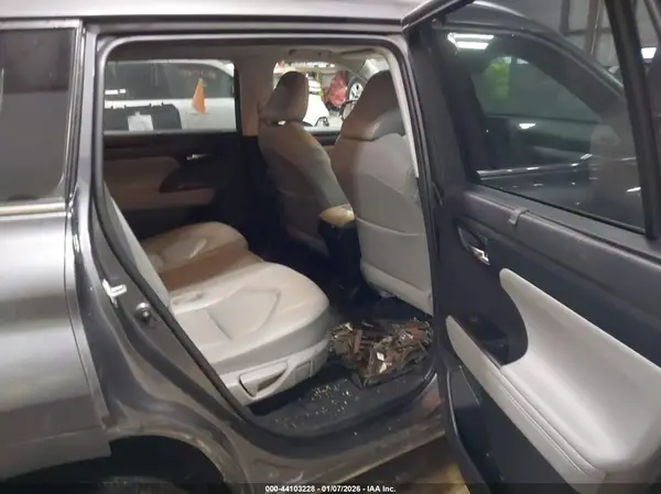 5TDGZRBHXMS081359 2021 TOYOTA HIGHLANDER - Image 8