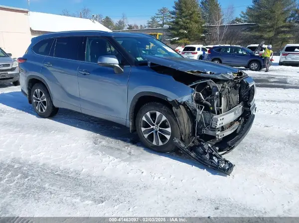 5TDGZRBHXMS108382 2021 TOYOTA HIGHLANDER - Image 1