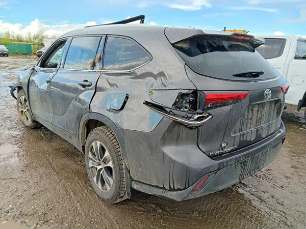5TDGZRBHXMS115848 2021 TOYOTA HIGHLANDER - Image 2