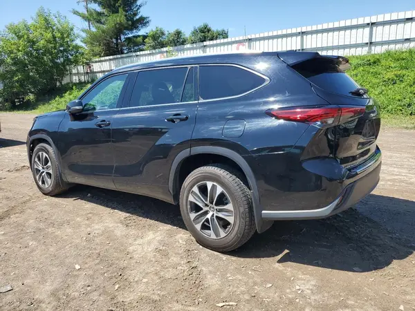 5TDGZRBHXMS116546 2021 TOYOTA HIGHLANDER - Image 2